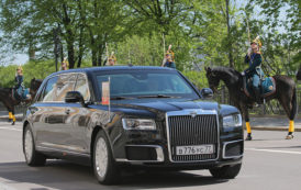 La limousine présidentielle flambant neuve de Poutine dévoilée lors de son investiture (IMAGES)