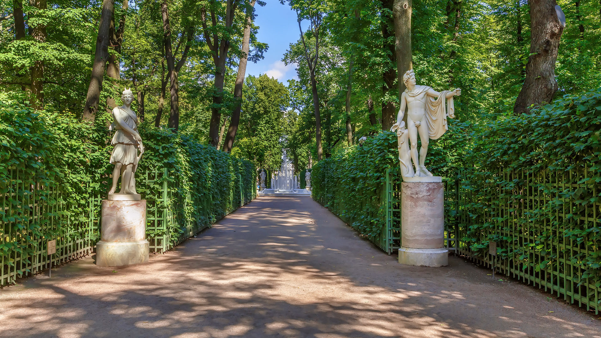 Splendeurs du tsarisme: cinq secrets que renferme le principal parc de Saint-Pétersbourg