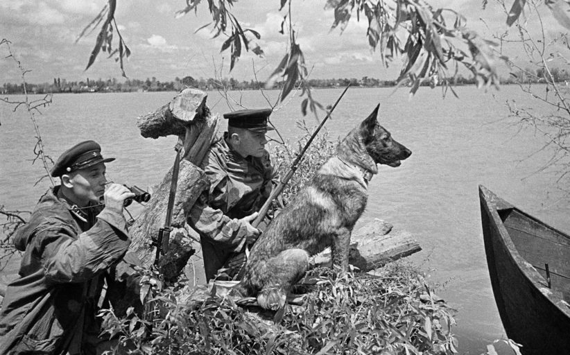 Quelles frontières d’États étrangers les troupes frontalières russes protègent-elles?