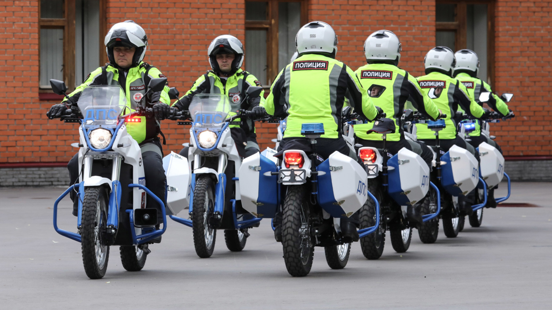 Des motos électriques Kalachnikov livrées à la police russe pour la Coupe du Monde