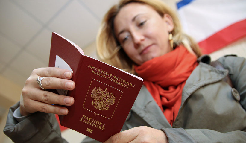 Pourquoi les Russes ont-ils deux passeports?