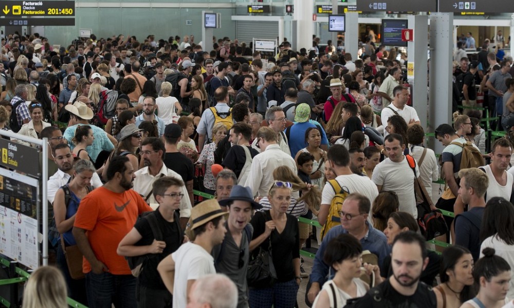 Une panne informatique mondiale a provoqué la pagaille dans plusieurs grands aéroports