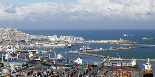 Algérie : 68% de baisse du déficit commercial en janvier 2017