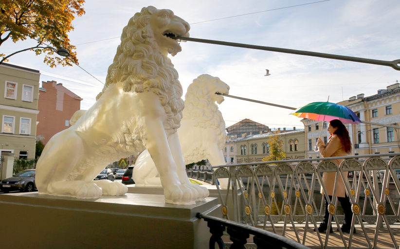 Pourquoi y a-t-il tant de lions à Saint-Pétersbourg?