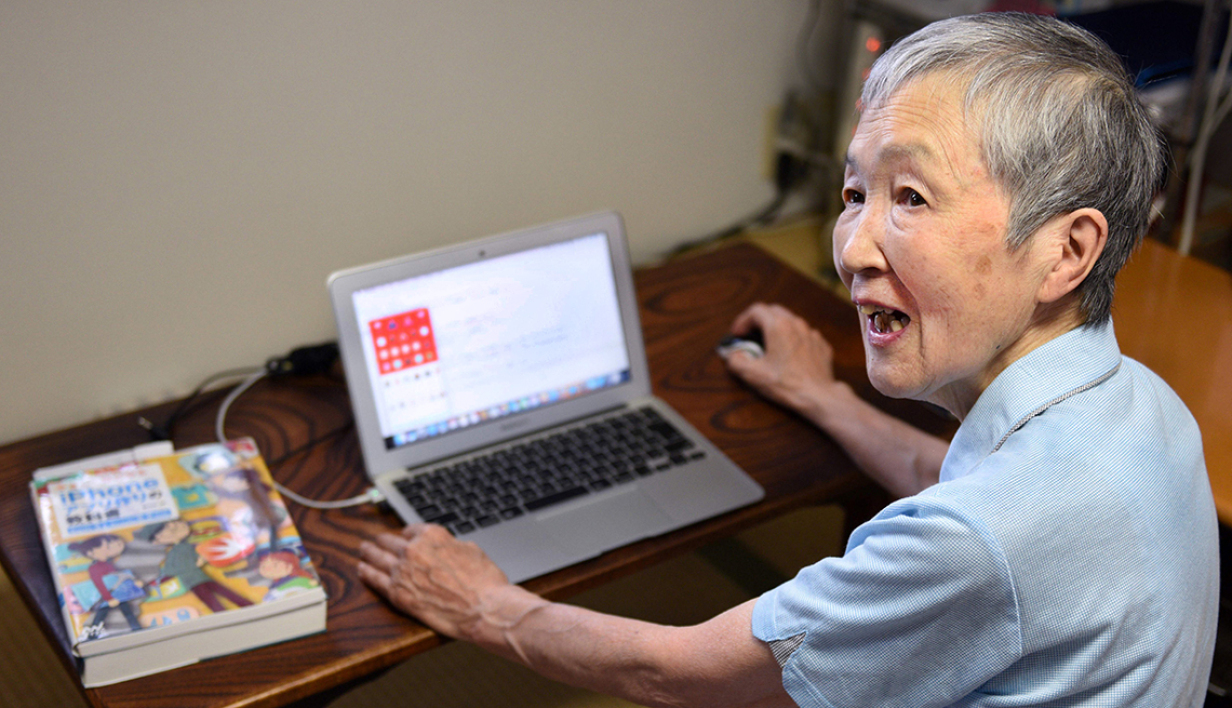 À 82 ans, cette Japonaise est la doyenne des codeuses