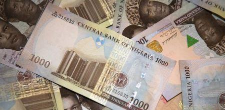 Nigéria : la banque centrale veut laisser flotter librement le naira