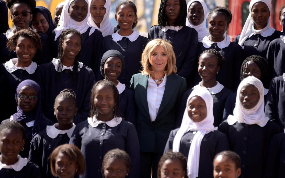 A Dakar, Brigitte Macron explique son rôle de Première dame