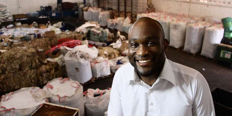 Africa Global Recycling, la PME togolaise qui transforme les déchets en or