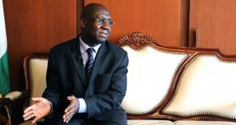 Côte-d’Ivoire: Alcide Djédjé révèle “Gbagbo voulait se retirer à Mama en 2011, les extrémistes ont refusé”