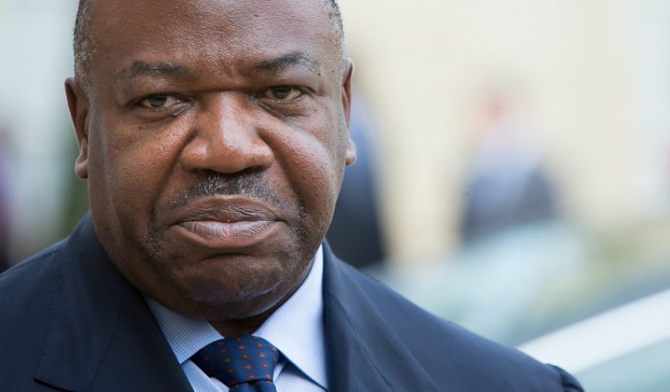 Gabon: Ali Bongo limoge 40% du personnel présidentiel