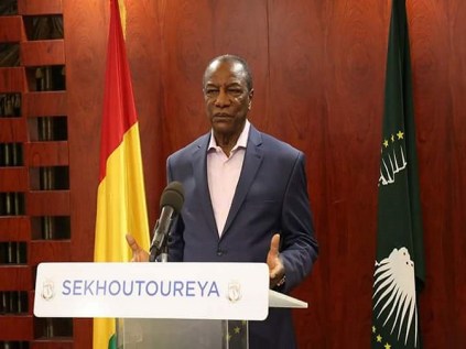 Affaire troisième mandat en Guinée : une nouvelle constitution concoctée par les proches d’Alpha Condé  déjà prête (opinion)