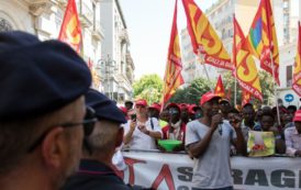 Les travailleurs journaliers africains crient leur colère en Italie