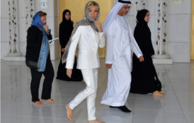 Brigitte Macron visite la grande mosquée Cheikh Zayed à Abou Dhabi en images