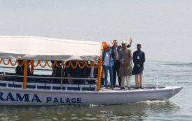 Croisière sur le Gange pour Emmanuel et Brigitte Macron (En images)