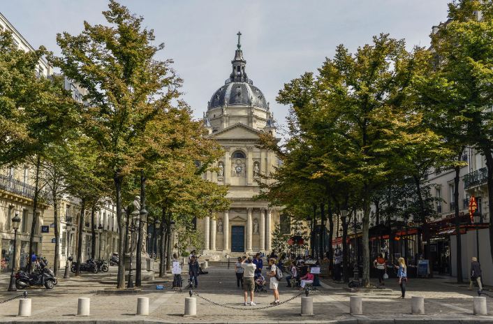 Pourquoi la France attire-t-elle les étudiants russes?