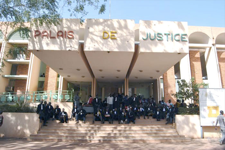 Burkina : 13 magistrats sous le coup de poursuites judiciaires pour corruption