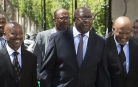 Le patron du fisc suspendu en Afrique du Sud