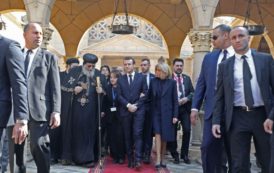 Emmanuel et Brigitte Macron, recueillis dans l’église martyre du Caire [Photos]