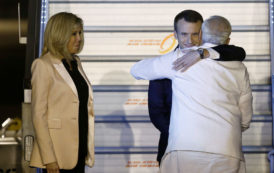 Macron-Modi, la diplomatie du câlin en partage (En images)