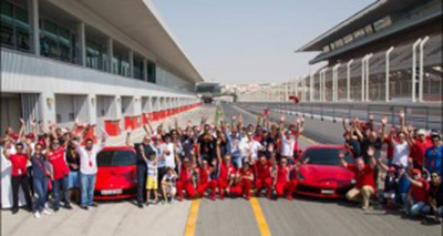 Le club des propriétaires Ferrari des Emirats Arabes Unis et Al Tayer Motors se préparent à l’autodrome de Dubaï