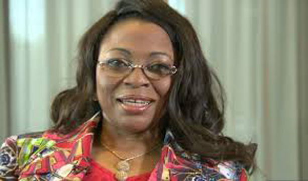 Folorunsho Alakija secrétaire à la banque International Merchant Bank of Nigeria