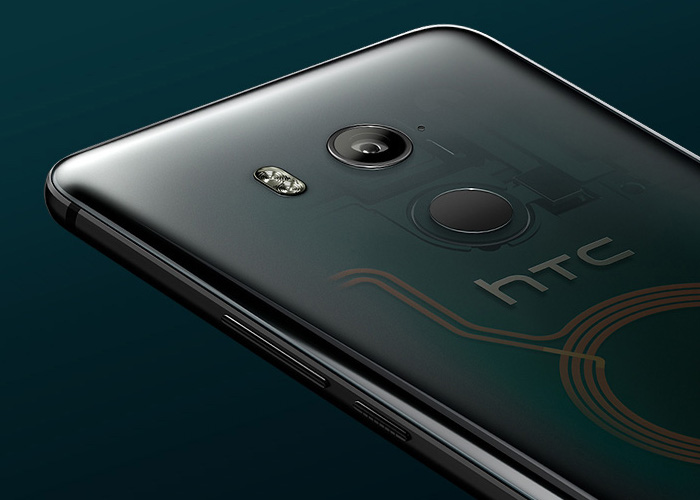 Le HTC U11+ fait peau neuve