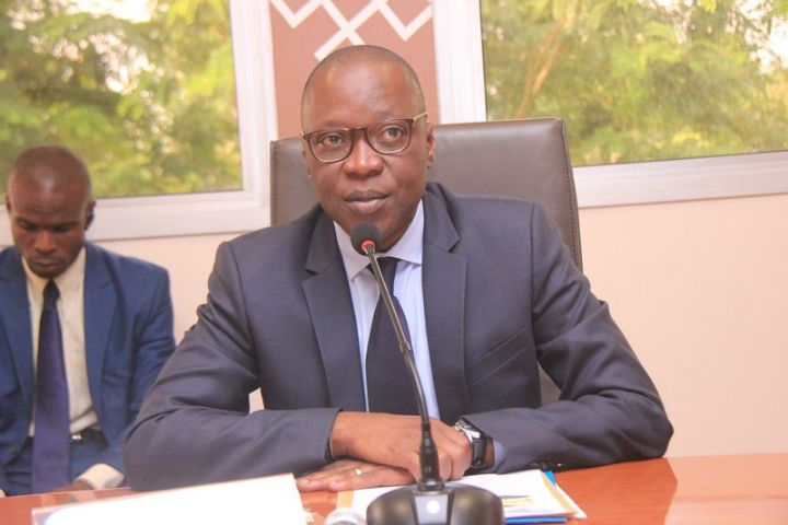 Côte d’Ivoire/ Le ministre Amadou Koné veut réduire le processus d’immatriculation des véhicules à 10 jours