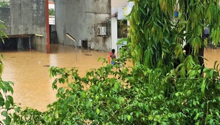 Plusieurs quartiers d’Abidjan sous les eaux : Voici les endroits à éviter, des images choquantes