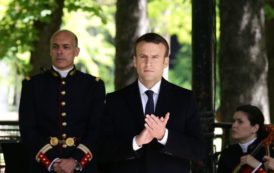 Découvrez le prix du costume d’Emmanuel Macron pour la passation de pouvoir