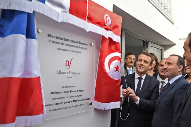 Macron veut redynamiser la francophonie en Tunisie