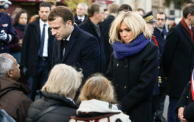 Emmanuel et Brigitte Macron sur les lieux des attentats du 13 novembre en images