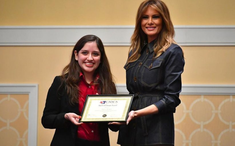 Melania Trump soutient les jeunes face à la drogue [Photos]