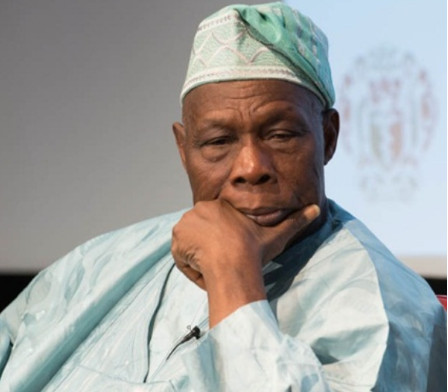 Nigeria: l’ex-président Obasanjo demande à Buhari de ne pas se représenter