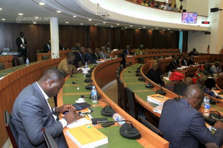 Suspension de l’adoption du budget 2018 de la Côte d’Ivoire suite à un ‘’préalable’’ des députés