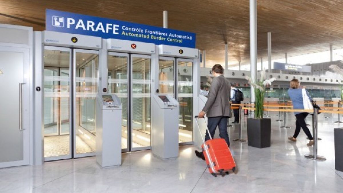 PARAFE : comment gagner du temps à l’aéroport avec son passeport