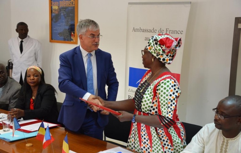 Tchad : l’Ambassade de France finance 5 projets innovants à hauteur de 105 millions de FCFA