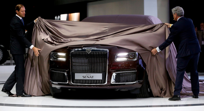 La Russie lève le voile sur sa limousine Aurus au Salon automobile de Moscou