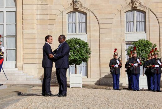 Visite-de-Macky-Sall-en-France-avec-Macron-2