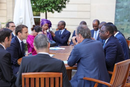 Visite-de-Macky-Sall-en-France-avec-Macron-7