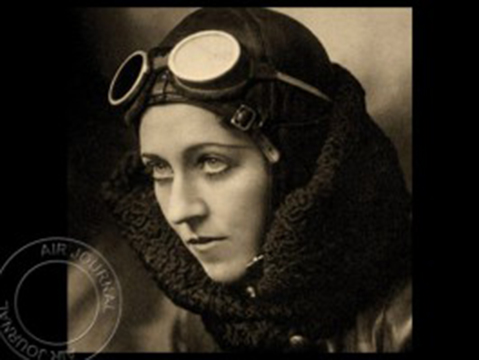 Le 24 mai 1930 dans le ciel : Amy Johnson s’illustre lors d’un raid Grande-Bretagne – Australie