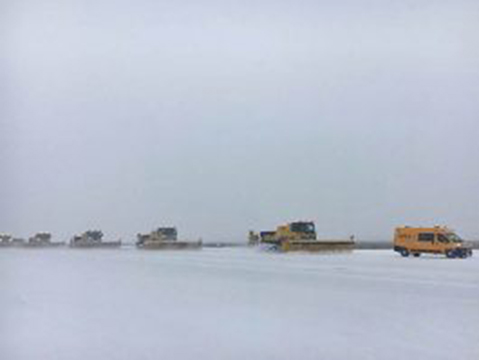 Aéroports de Paris : les déneigeuses à l’ouvrage (photos, vidéo)