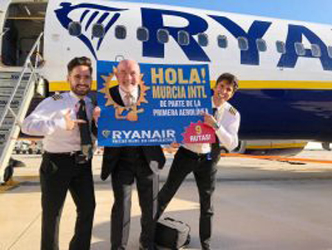 Ryanair inaugure l’aéroport de Murcie, arrête les forfaits vacances