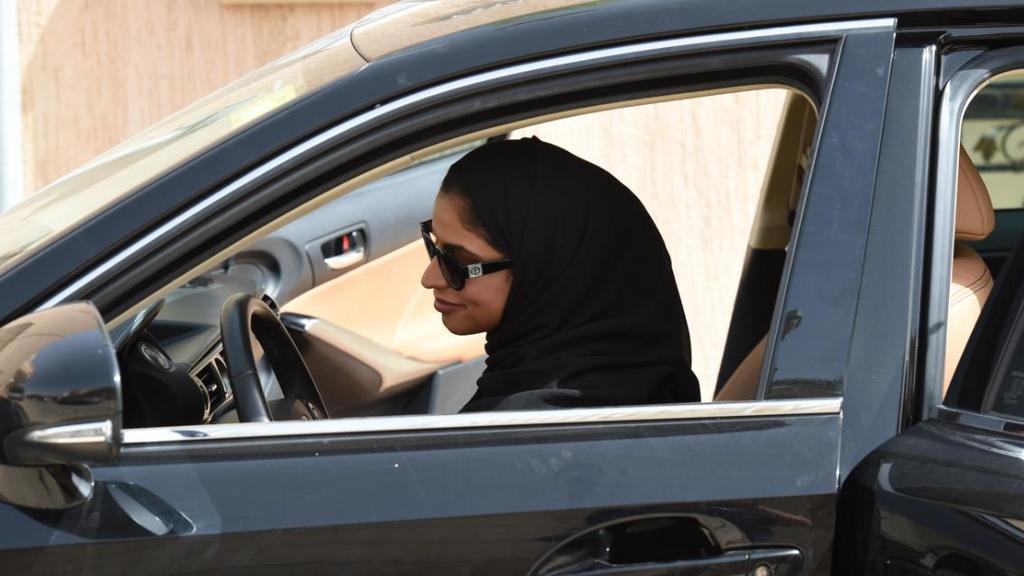 Arabie Saoudite : les femmes au volant mais toujours freinées par la tutelle des hommes