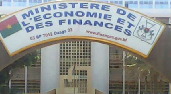 Dette intérieure du Burkina : 1445 dossiers connaitront une procédure d’apurement en 2017 (gouvernement)