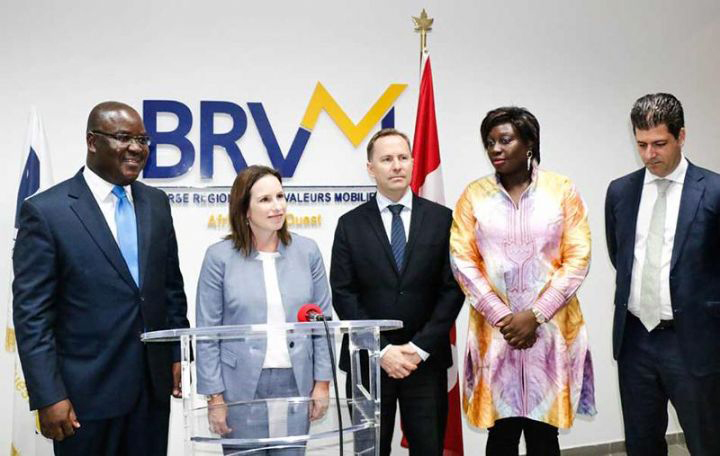 Visite de l’Ambassadeur du Canada à la BRVM : Le Dr Edoh Kossi Amenounve annonce un projet d’ouverture de la Bourse aux compagnies minières en images