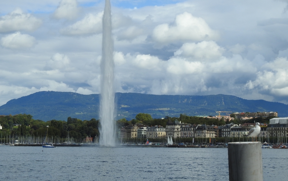 En Suisse, on peut se faire livrer du cash en même temps que son repas