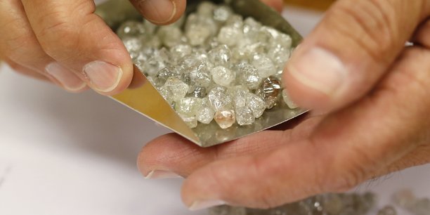 Diamant : le géant sud-africain De Beers veut retourner au Zimbabwe et en RDC