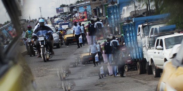 Société Générale finance le projet de renforcement des réseaux de transport d’électricité de Douala