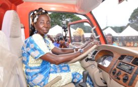 Côte d’Ivoire / Mme Manzan Améa Christine reçoit le prix Abdoulaye Fadiga du meilleur producteur national de cacao