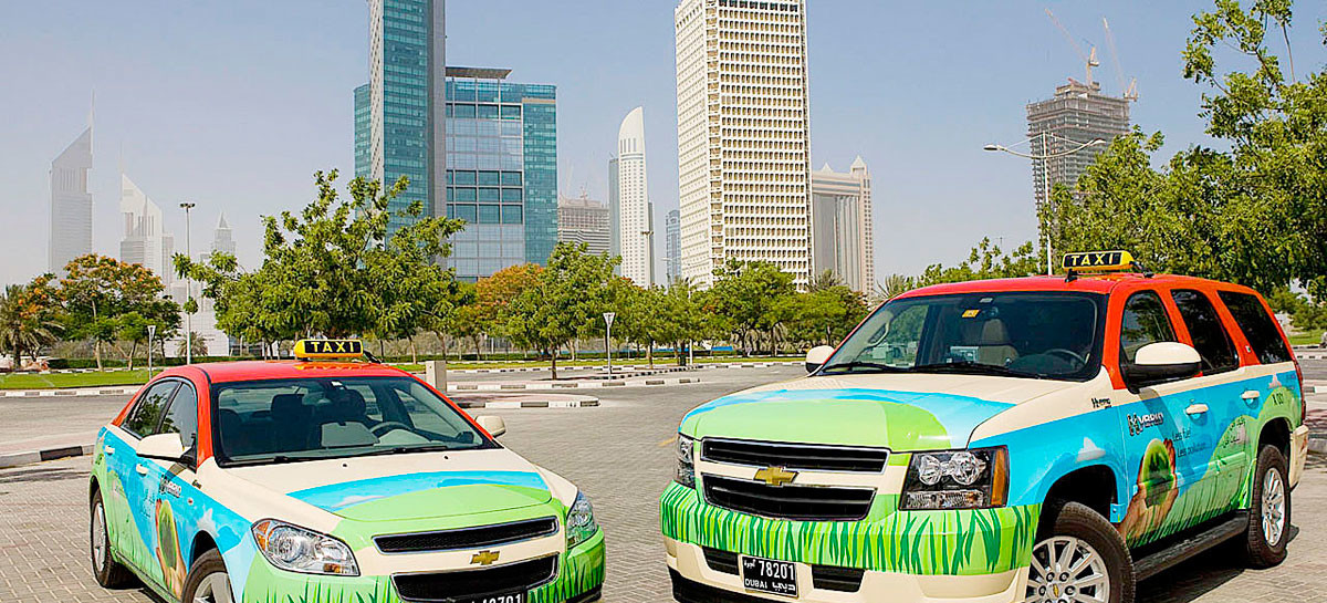 Dubaï convertira la moitié de ses taxis en véhicules hybrides d’ici 2021
